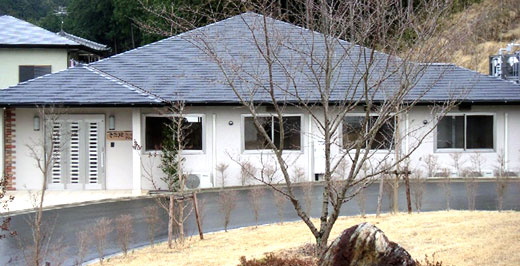 ���������t�@�~���[�E�A�l�b�N�X